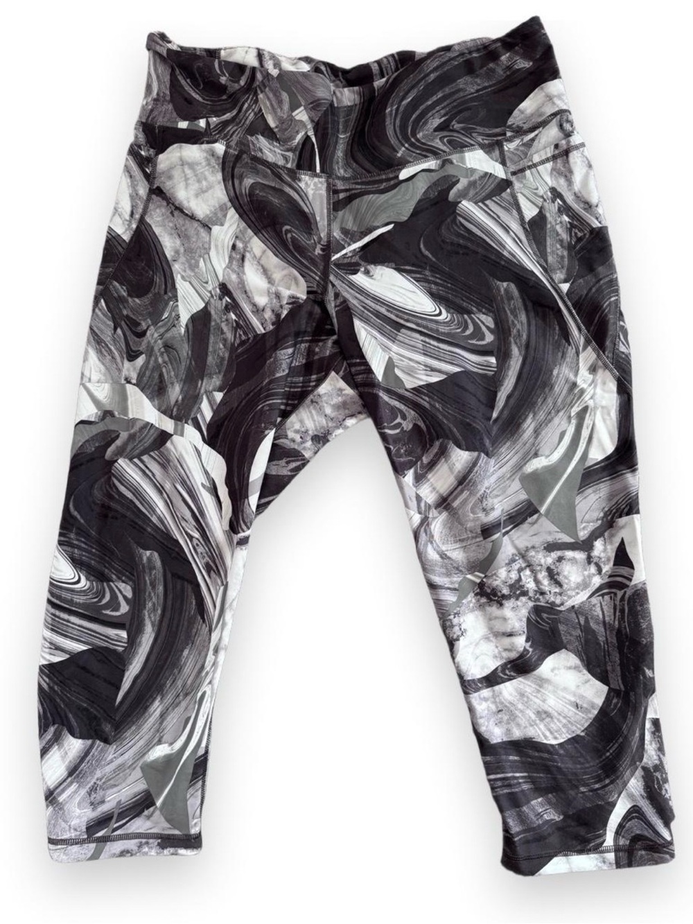 Women’s abstract Print Active Capri Leggings size XXL